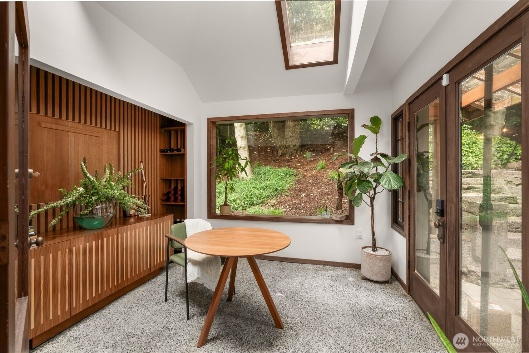 9629 California Avenue Southwest Seattle, WA 98136 - Photo 4 of 29