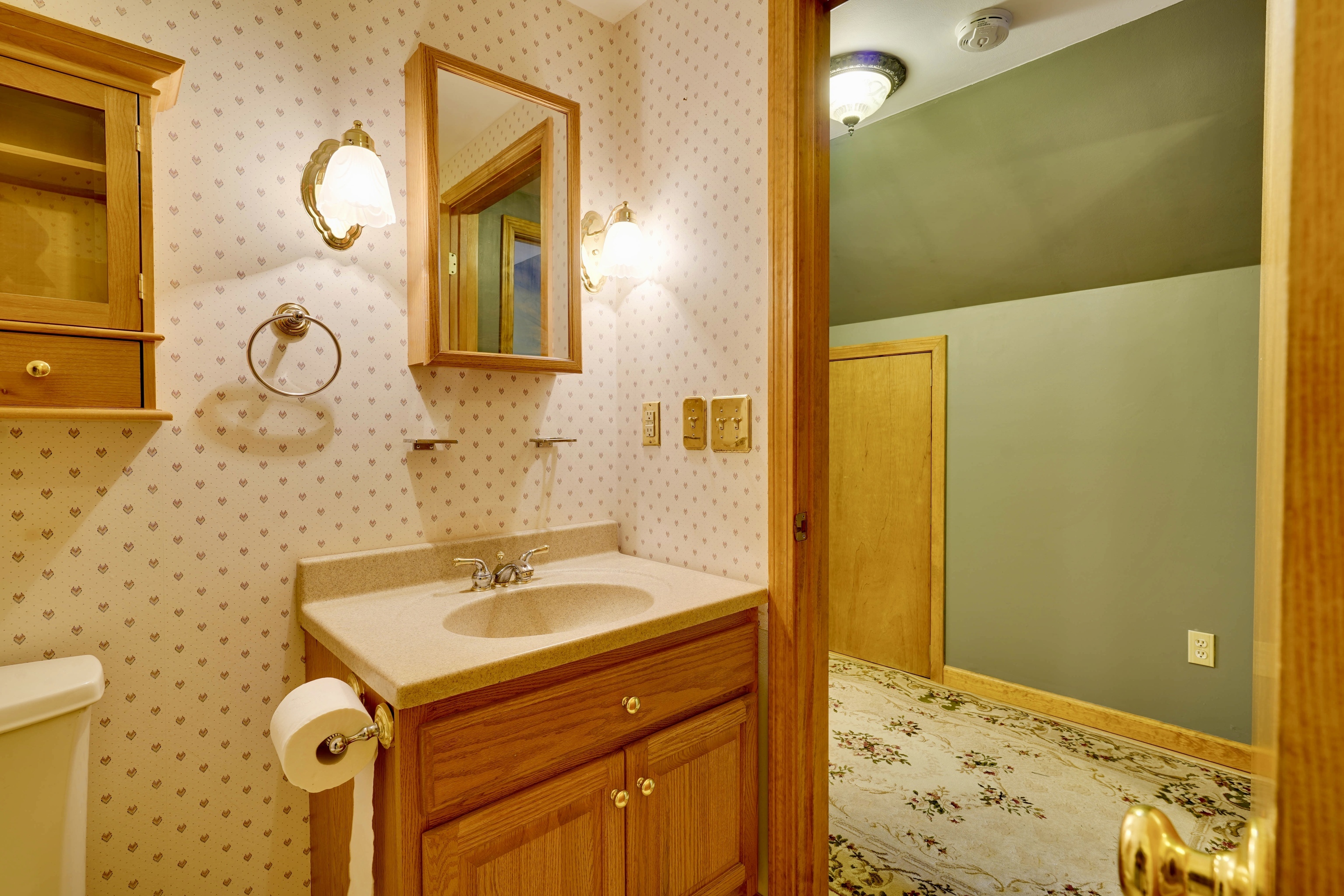 85 Bailey Woods Road Brooklyn, CT 06234 - Photo 19 of 35 a bathroom with a sink and a mirror