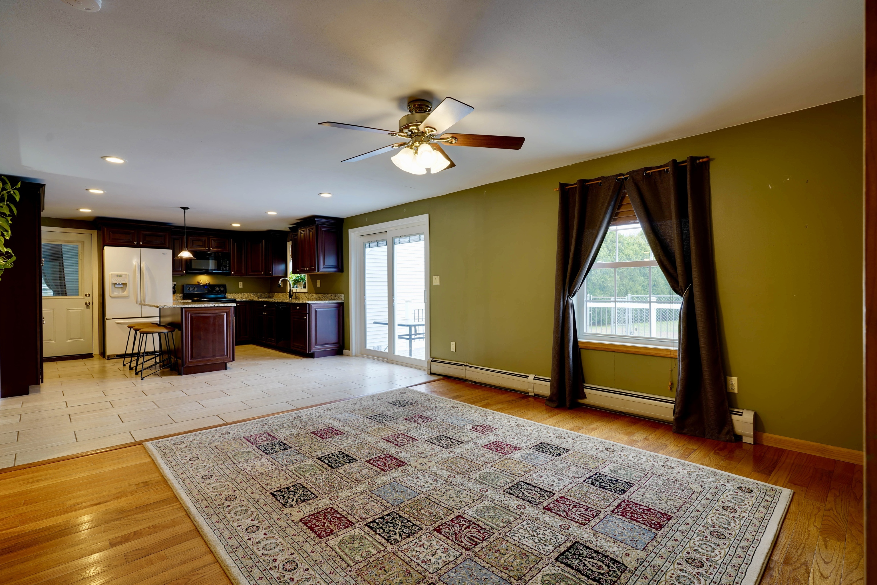 85 Bailey Woods Road Brooklyn, CT 06234 - Photo 7 of 35 a view of a livingroom with furniture and a rug