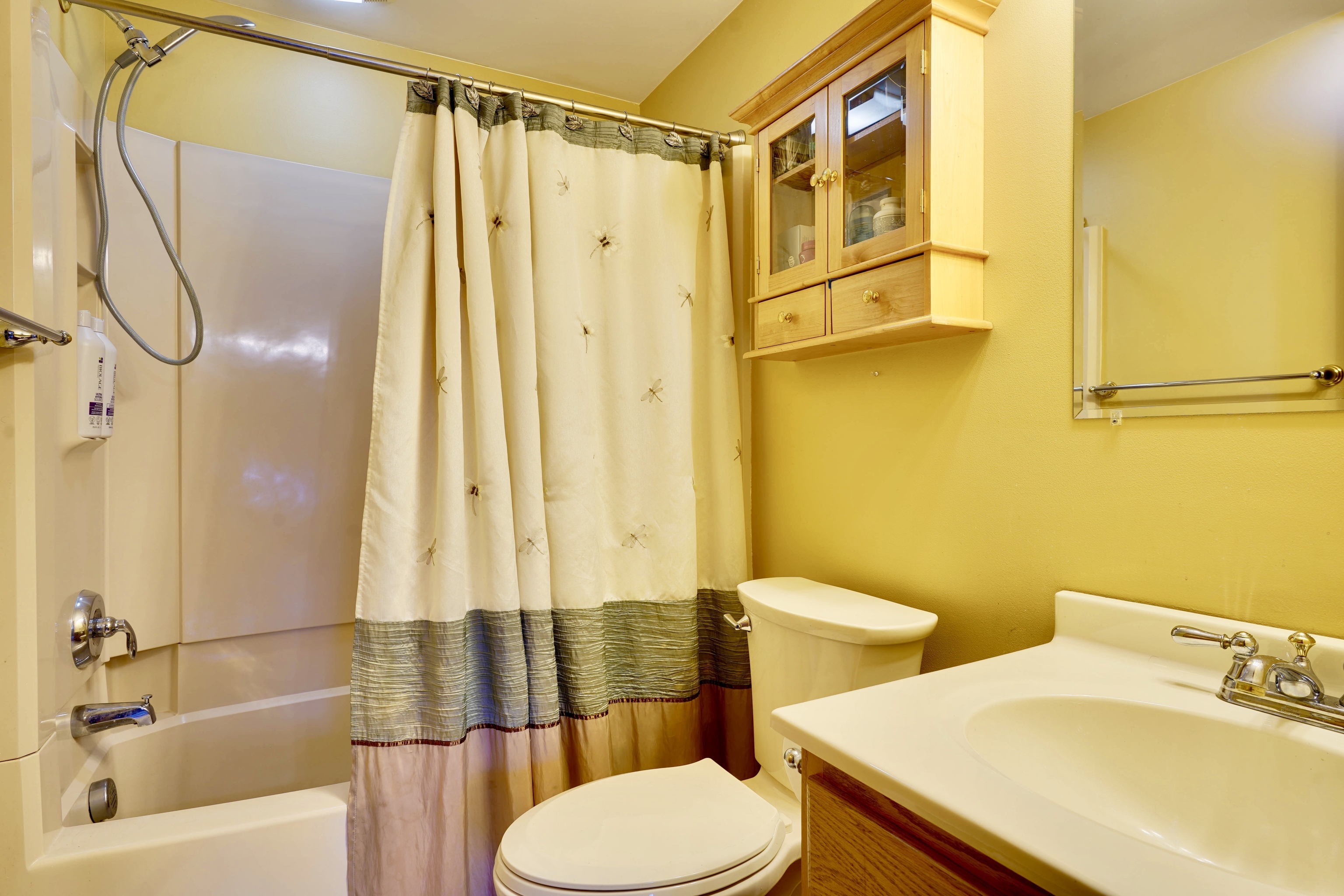 85 Bailey Woods Road Brooklyn, CT 06234 - Photo 8 of 35 a bathroom with a sink and a mirror