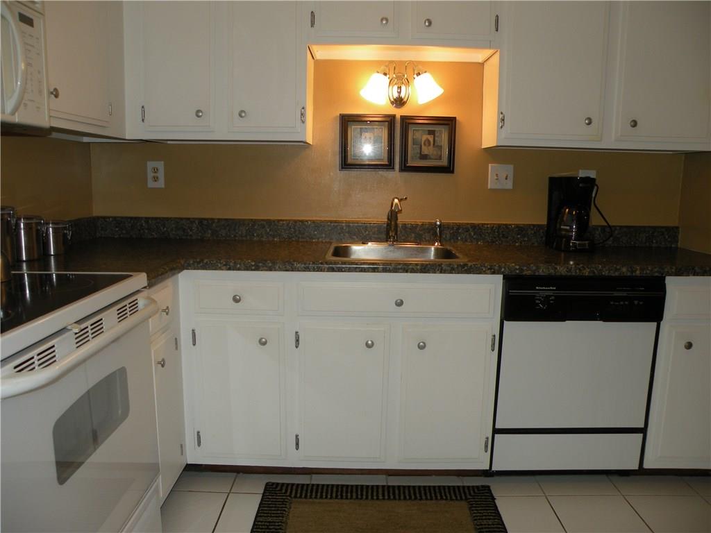 256 Quail Run Road Venetia, PA 15367 - Photo 9 of 25 Kitchen 256 Quail Run Rd