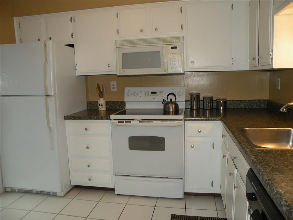 256 Quail Run Road Venetia, PA 15367 - Photo 10 of 25 Kitchen 256 Quail Run Rd