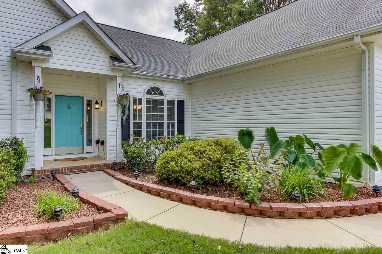 427 Roberts Road Taylors, SC 29687 - Photo 2 of 36 Gallery Image 2