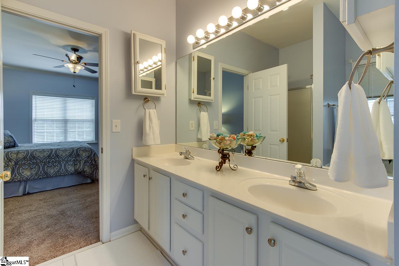 427 Roberts Road Taylors, SC 29687 - Photo 27 of 36 Gallery Image 27