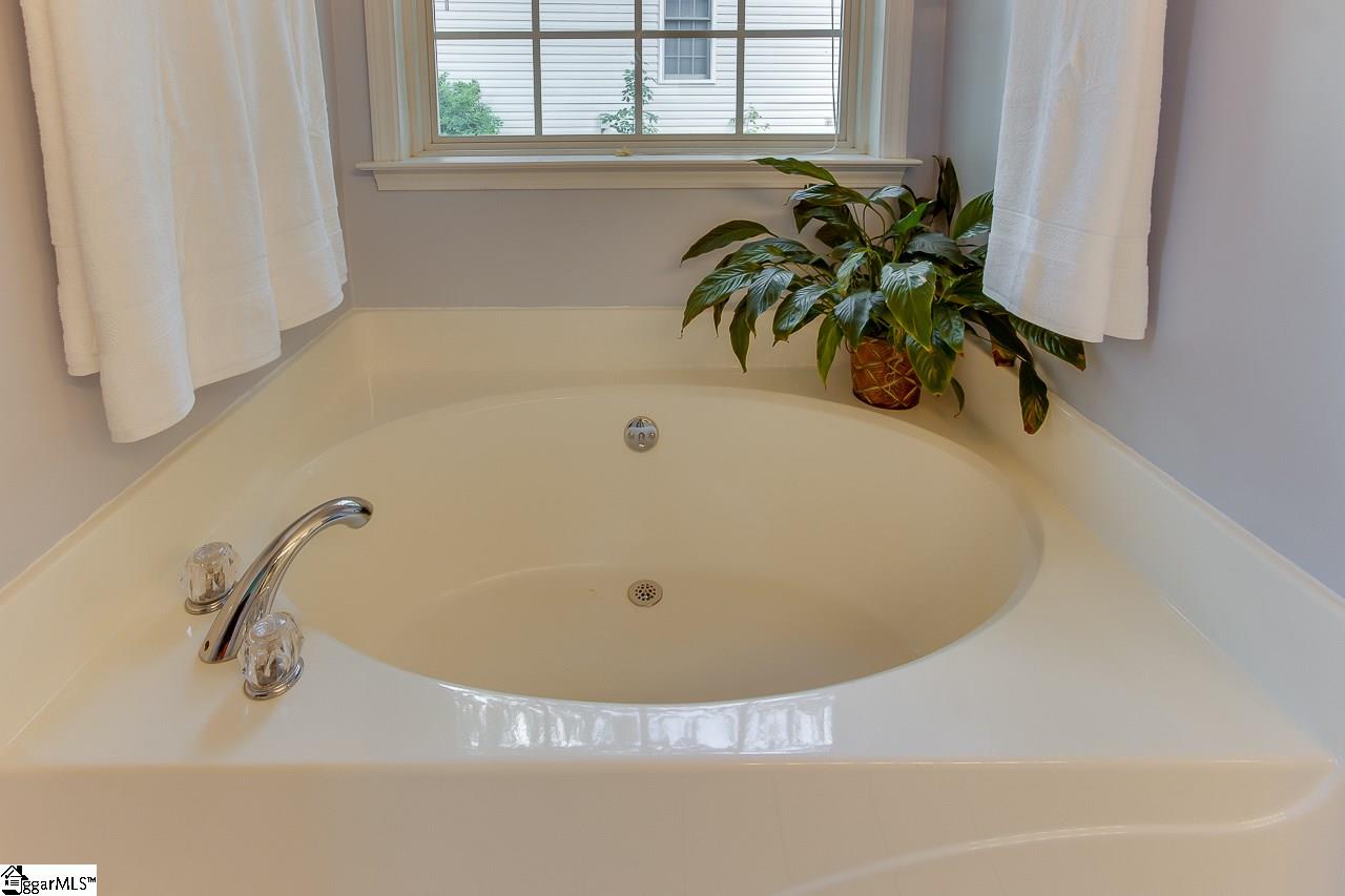 427 Roberts Road Taylors, SC 29687 - Photo 31 of 36 Gallery Image 31