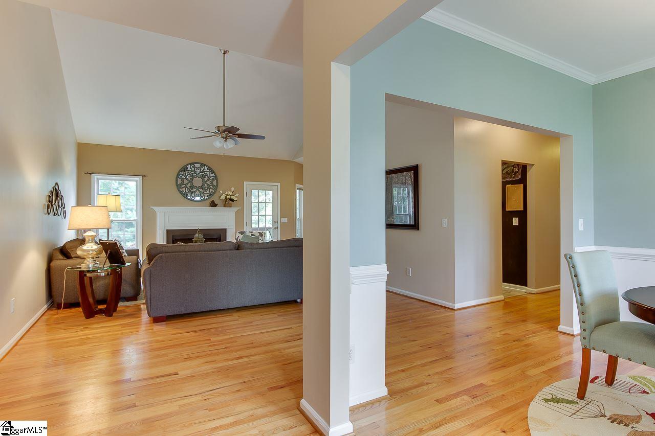 427 Roberts Road Taylors, SC 29687 - Photo 5 of 36 Gallery Image 5
