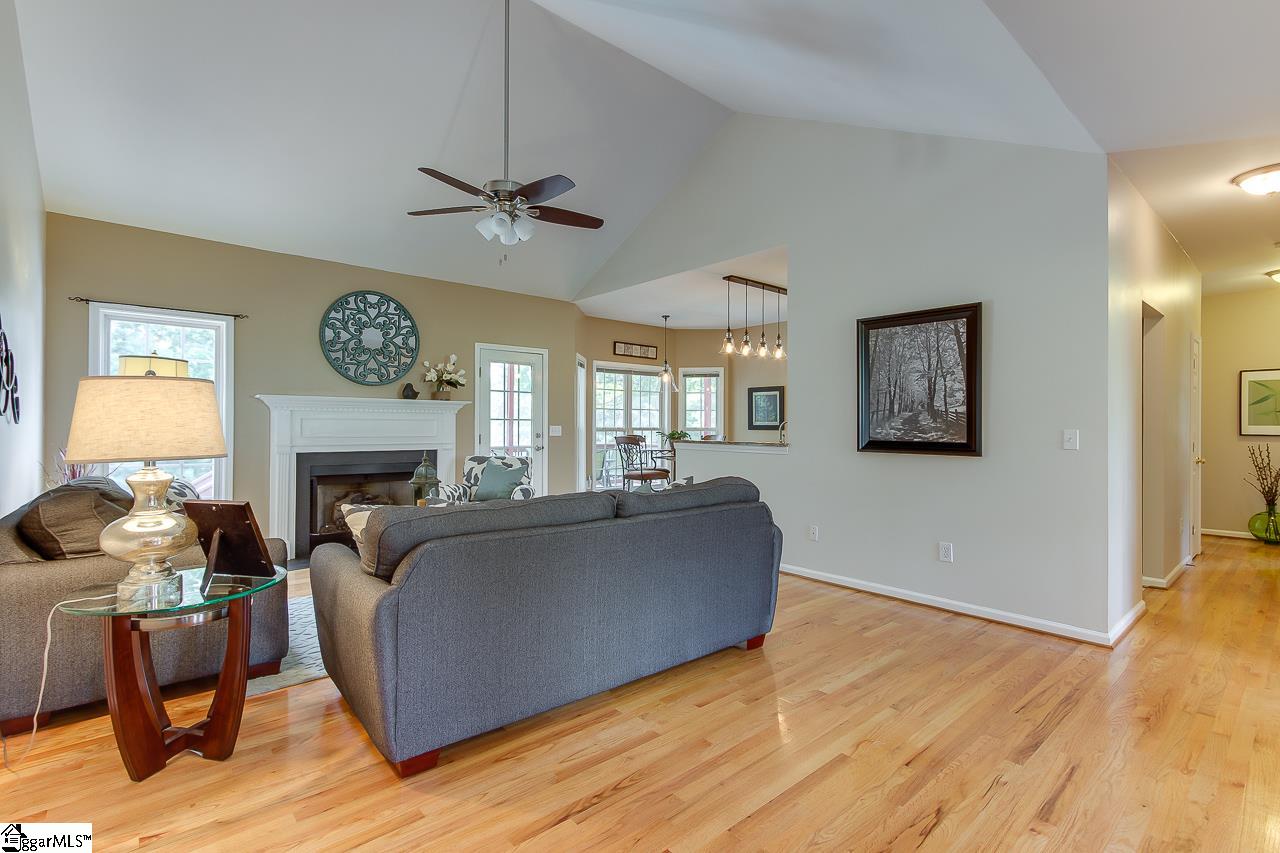 427 Roberts Road Taylors, SC 29687 - Photo 6 of 36 Gallery Image 6