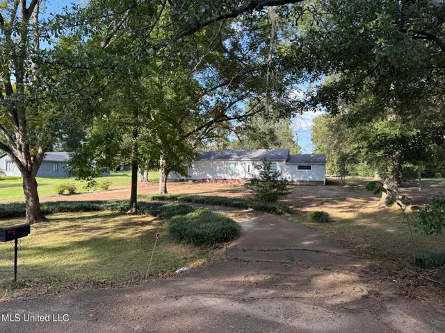 $215,000 | 1751 Old Highway 16, Benton, MS 39039