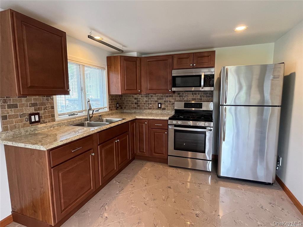 12 Reed Drive Deer Park, NY 11729 - Photo 3 of 10