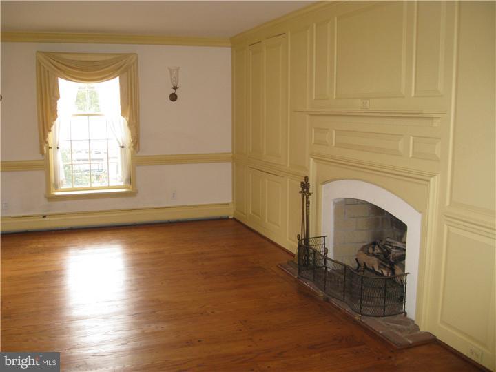 1030 Spring Valley Road Jenkintown, PA 19046 - Photo 4 of 25 Living Room