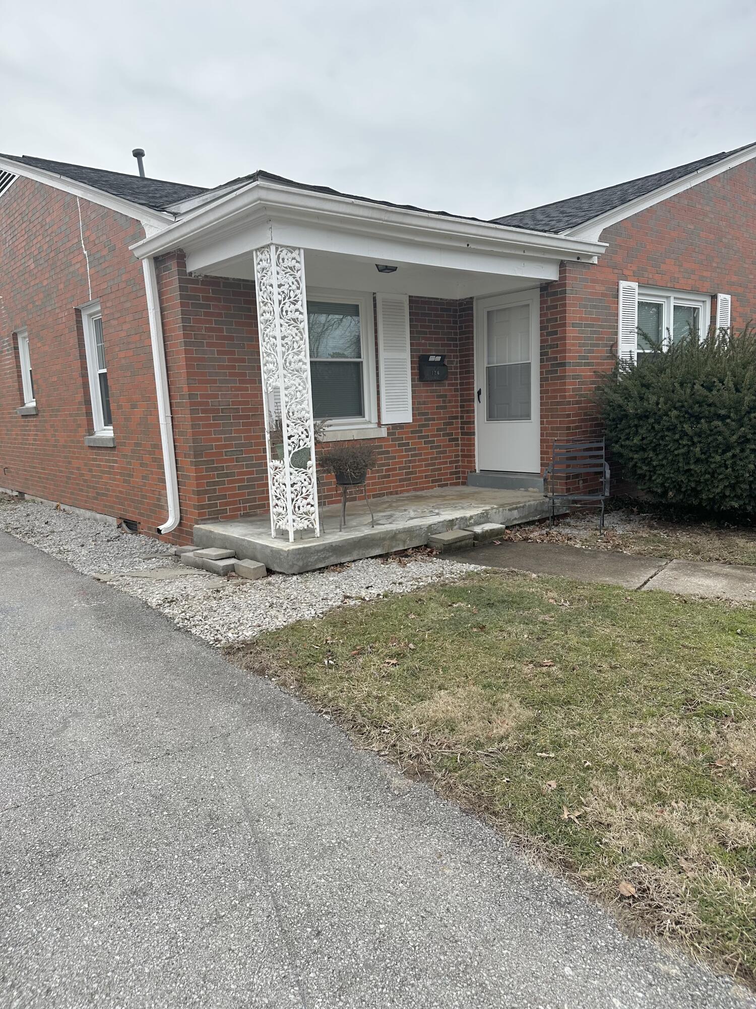 124-126 Greenbriar Road Lexington, KY 40503 - Photo 2 of 8 IMG_0054