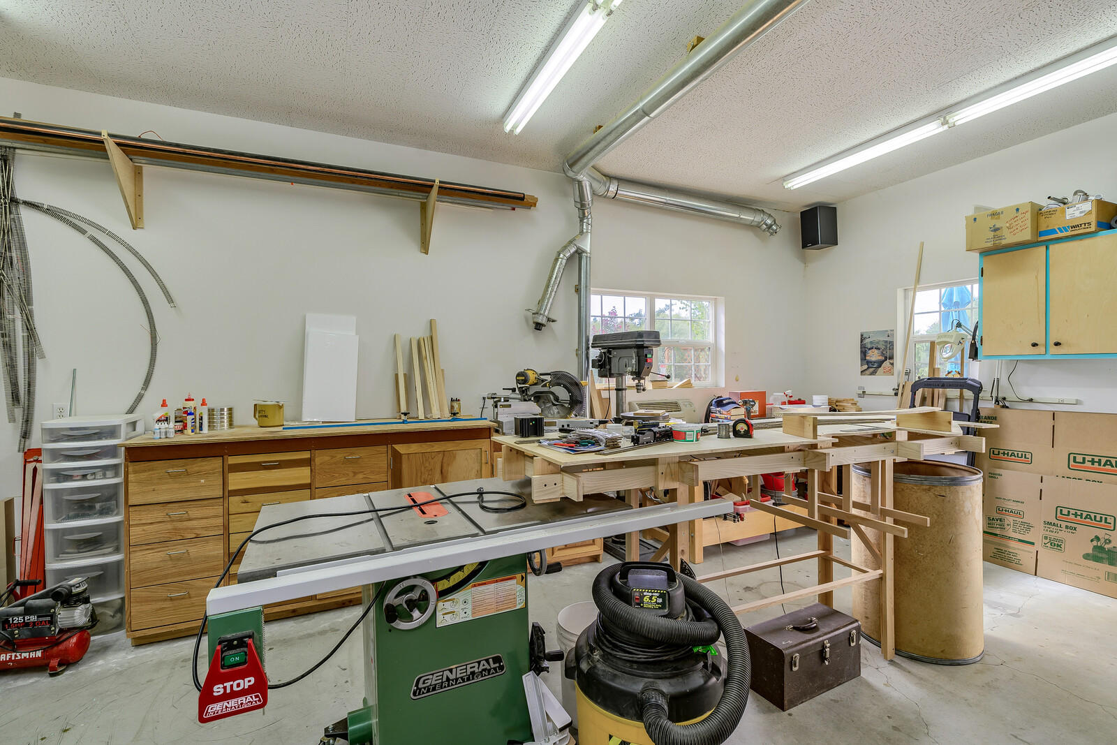 809 Buck Point Street Central Point, OR 97502 - Photo 41 of 45 41