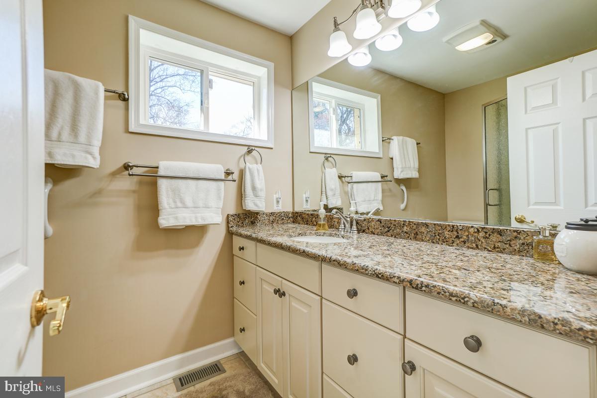407 Stonington Road Silver Spring, MD 20902 - Photo 19 of 40 Gallery Image 19