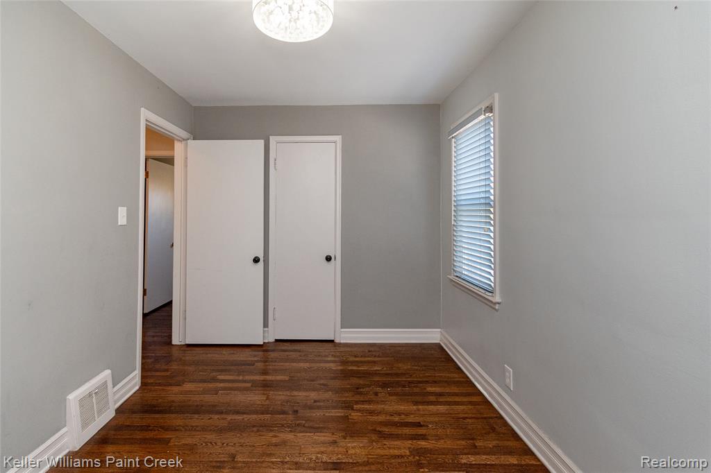 3515 Durham Road Royal Oak, MI 48073 - Photo 16 of 46