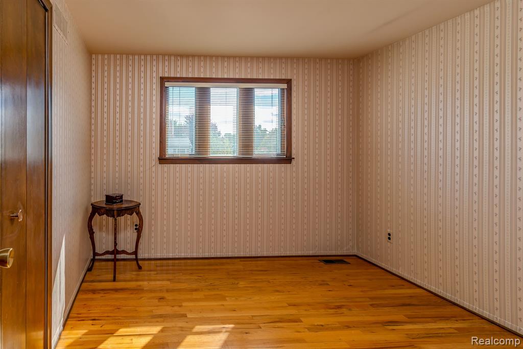 43133 Arlington Road Canton, MI 48187 - Photo 27 of 37