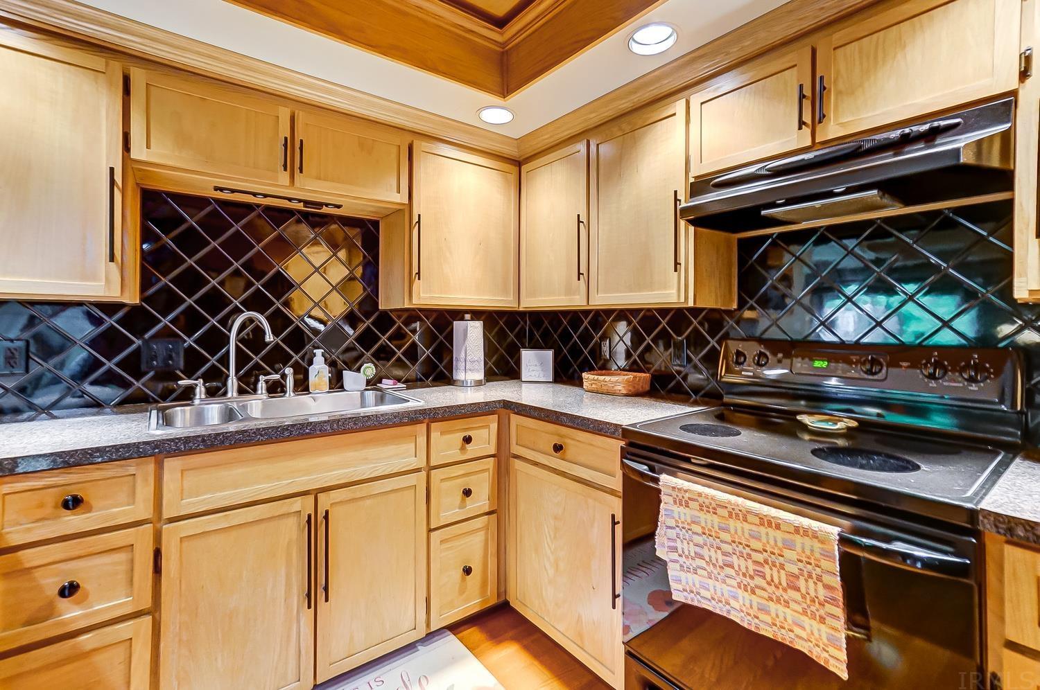 5070 Stellhorn Road Fort Wayne, IN 46815 - Photo 9 of 27