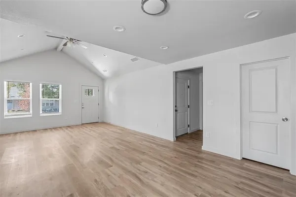 $1,525 | 413 South Willow Street, Sherman, TX 75090