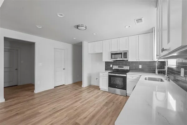 $1,525 | 413 South Willow Street, Sherman, TX 75090