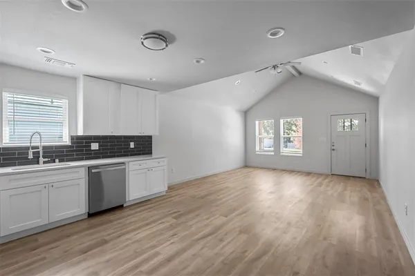 $1,525 | 413 South Willow Street, Sherman, TX 75090