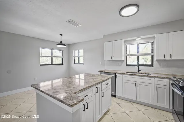 $1,700 | 201 Cocoa Isles Boulevard, Unit 3, Cocoa Beach, FL 32931