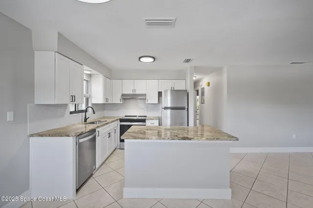 $1,700 | 201 Cocoa Isles Boulevard, Unit 3, Cocoa Beach, FL 32931