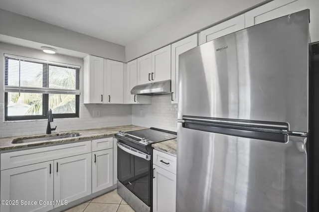 $1,700 | 201 Cocoa Isles Boulevard, Unit 3, Cocoa Beach, FL 32931