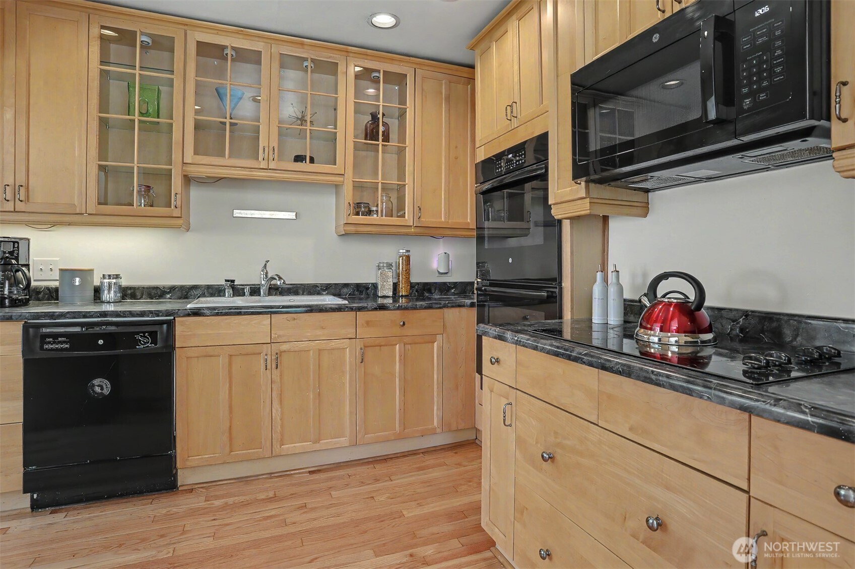 322 North 81st Street Seattle, WA 98103 - Photo 12 of 40