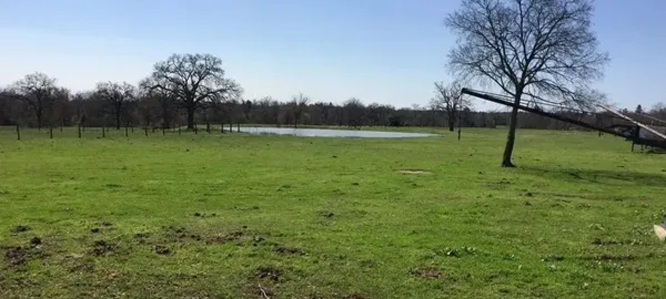 $2,400 | 44 Lake Falls Lane, Huntsville, TX 77320