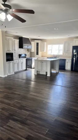 $2,400 | 44 Lake Falls Lane, Huntsville, TX 77320