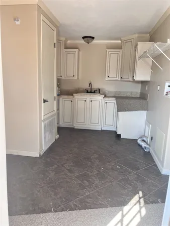 $2,400 | 44 Lake Falls Lane, Huntsville, TX 77320