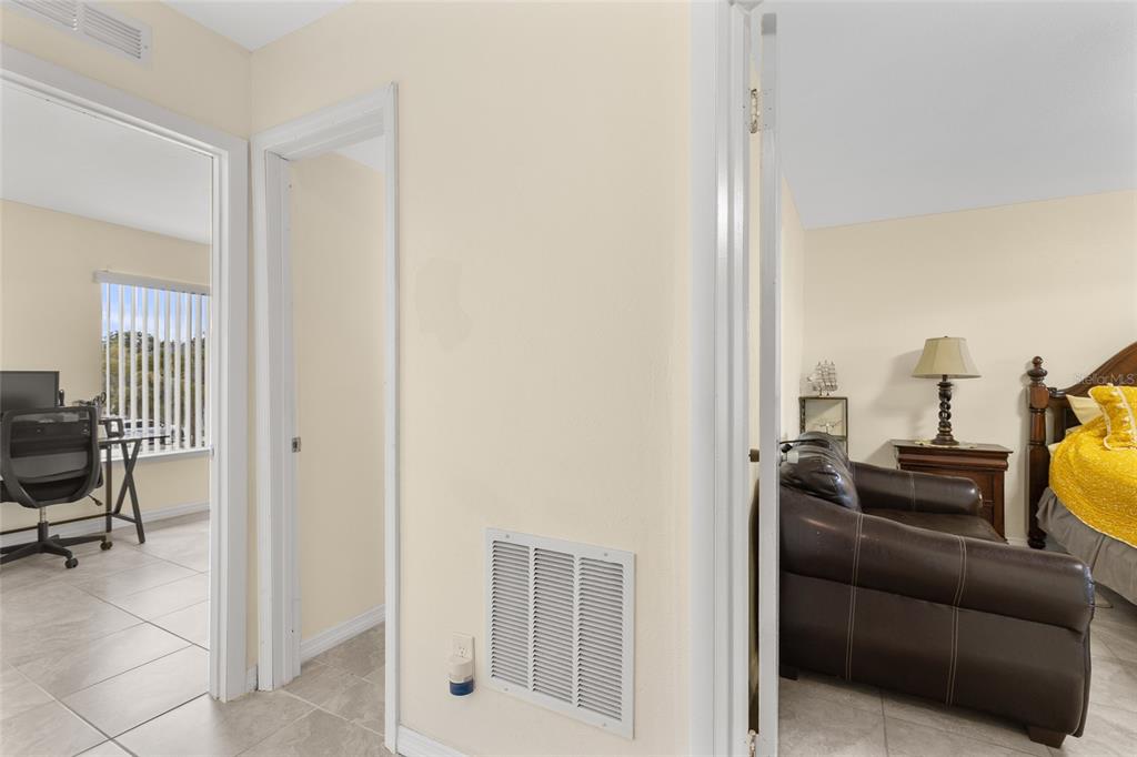 2004 Ludlow Lane, Unit 2803 Orlando, FL 32839 - Photo 15 of 31 a view of a livingroom with furniture