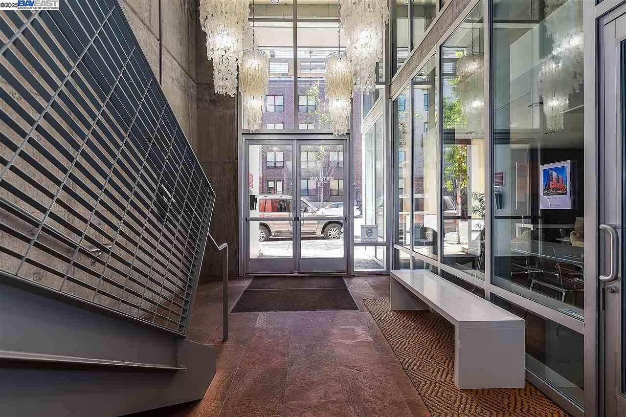 630 Thomas L Berkley Way, Unit 403 Oakland, CA 94612 - Photo 28 of 29