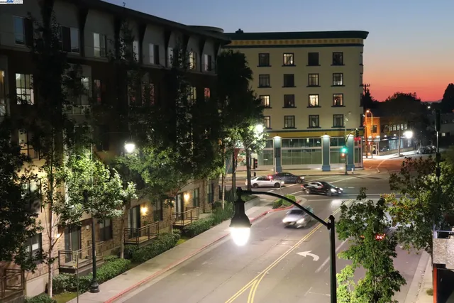 $429,000 | 630 Thomas L Berkley Way, Unit 403, Oakland, CA 94612