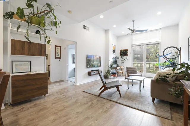 $429,000 | 630 Thomas L Berkley Way, Unit 403, Oakland, CA 94612