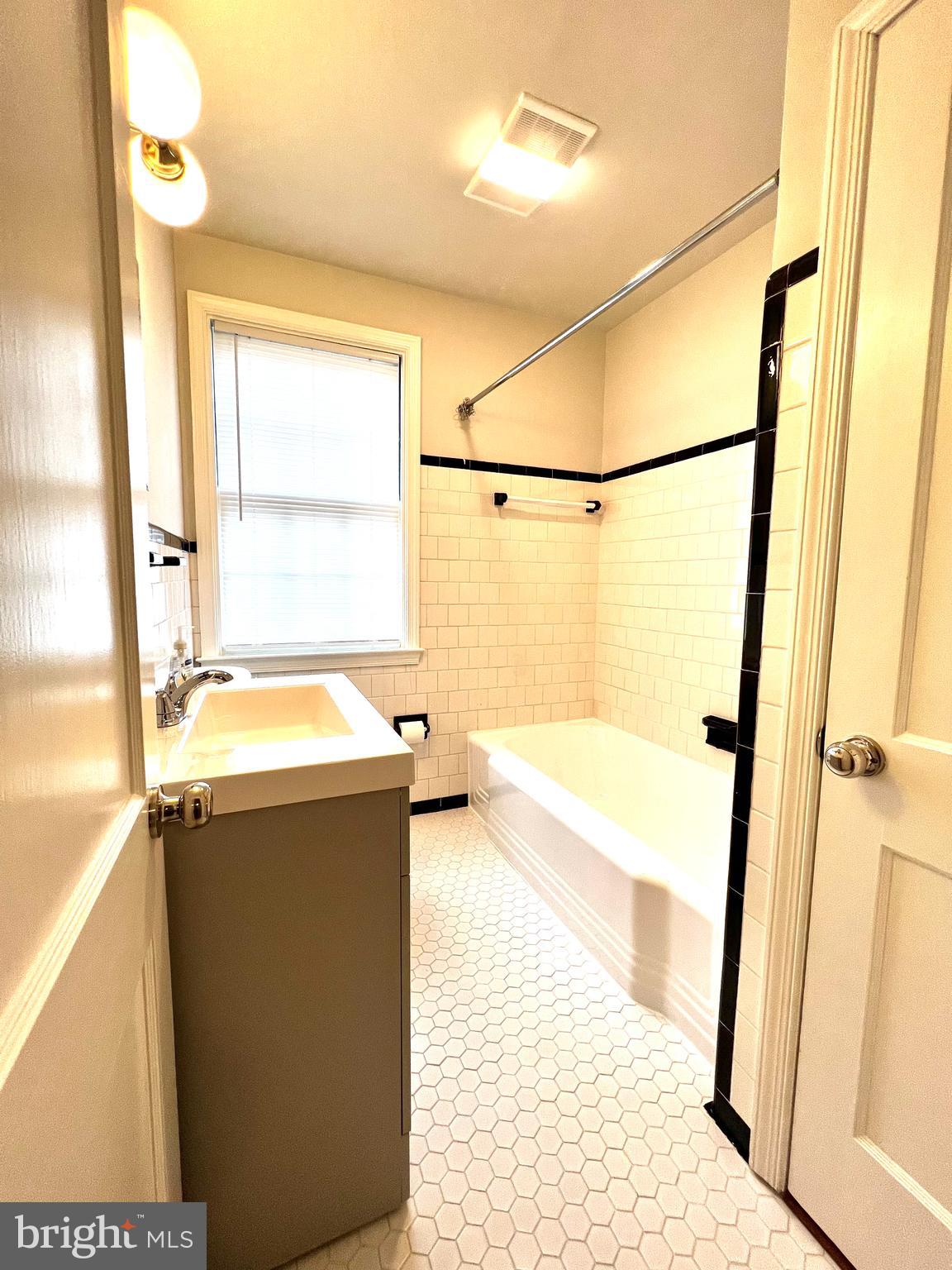 8134 Glen Gary Road Towson, MD 21286 - Photo 15 of 26 Bathroom
