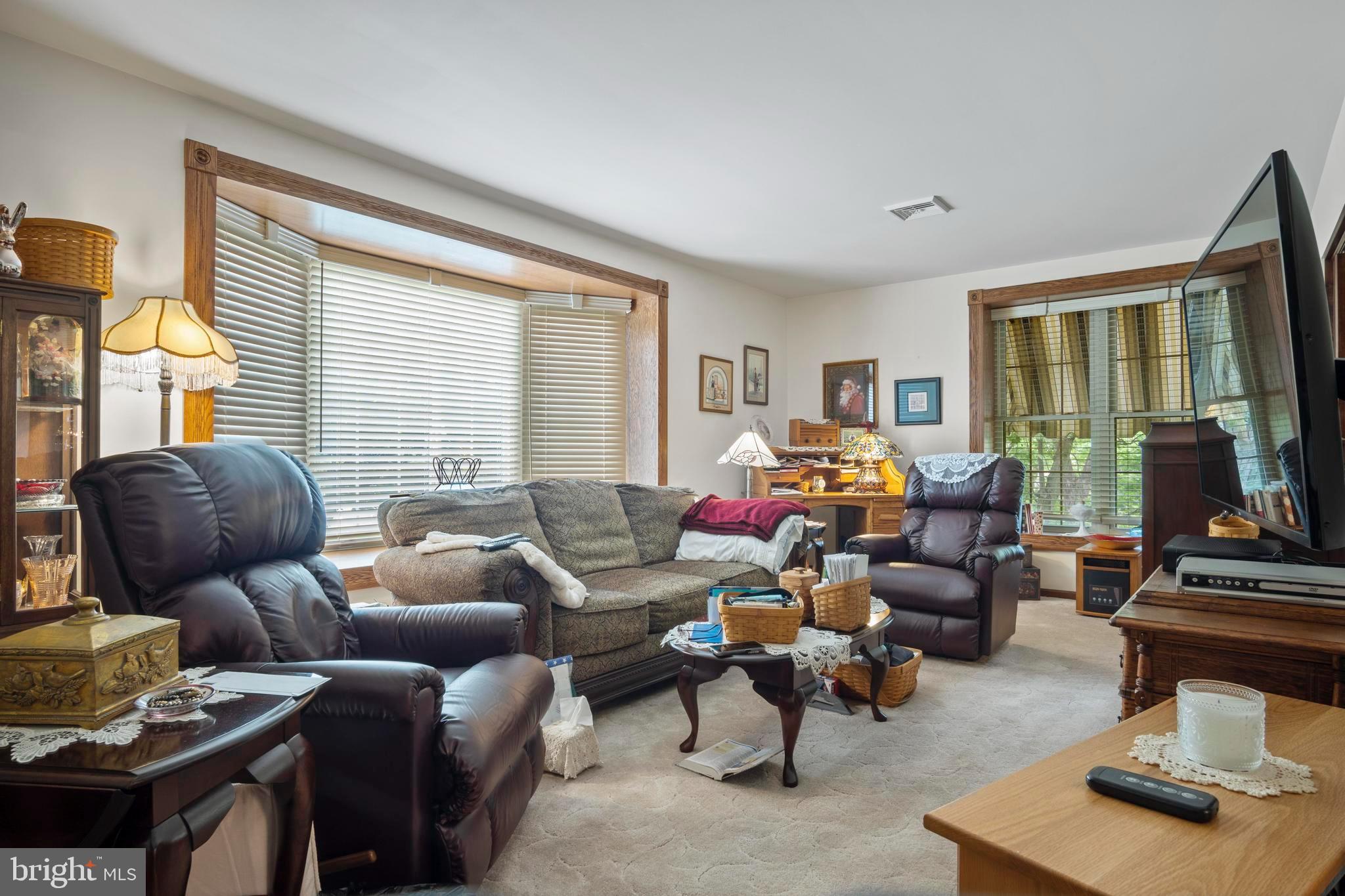 255 South Middlesex Road Carlisle, PA 17015 - Photo 3 of 58 Gallery Image 3