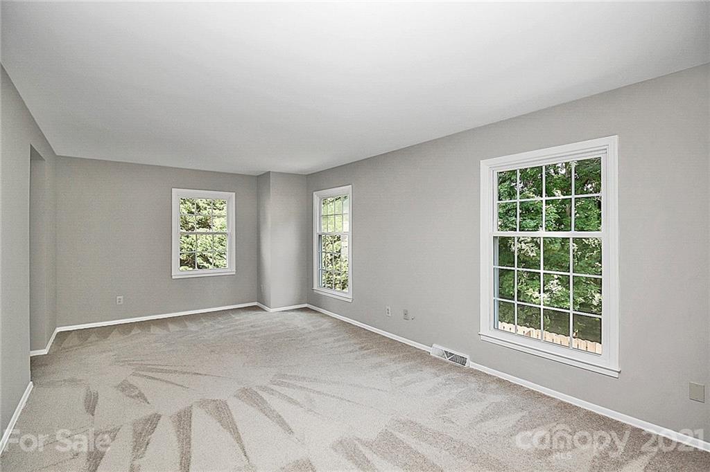 8342 Knights Bridge Road Charlotte, NC 28210 - Photo 12 of 32 Gallery Image 12