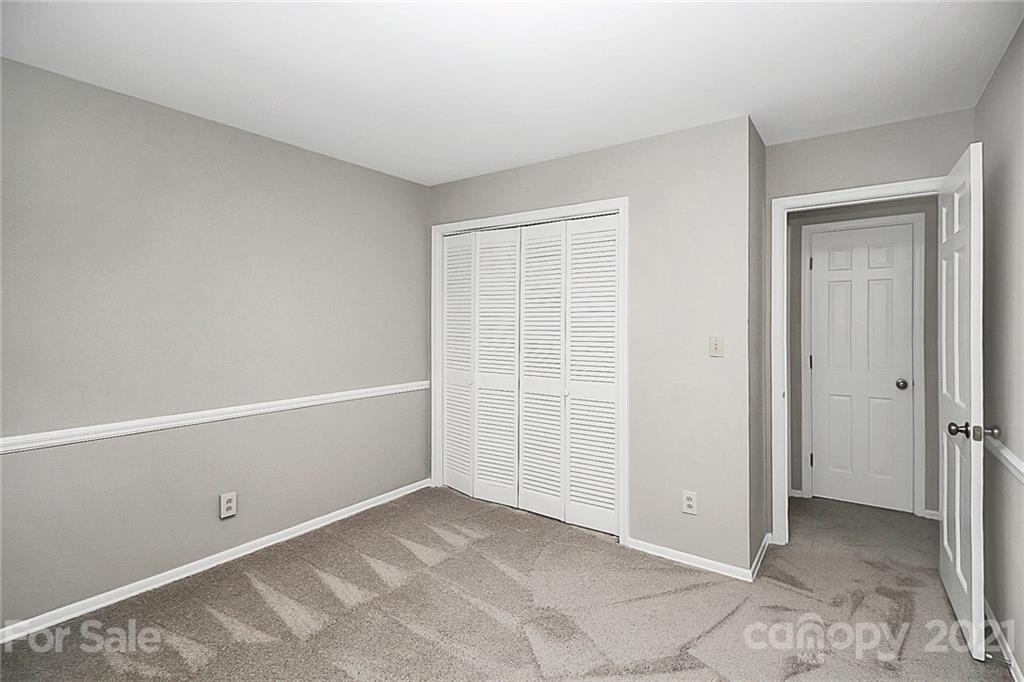8342 Knights Bridge Road Charlotte, NC 28210 - Photo 16 of 32 Gallery Image 16