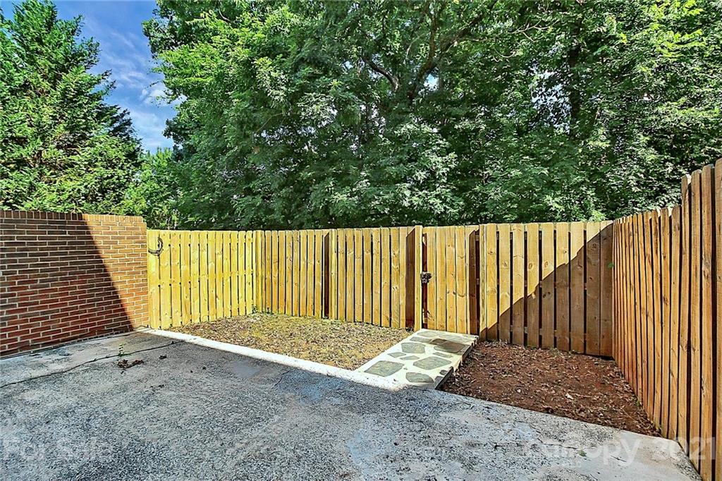8342 Knights Bridge Road Charlotte, NC 28210 - Photo 31 of 32 Gallery Image 31