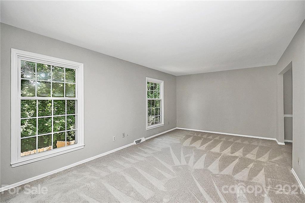 8342 Knights Bridge Road Charlotte, NC 28210 - Photo 10 of 32 Gallery Image 10