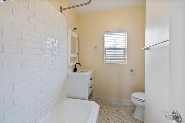 $455,000 | 10109 Plymouth Street, Oakland, CA 94603