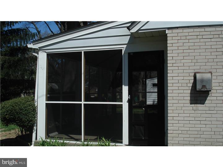 324 Lynn Road Springfield, PA 19064 - Photo 2 of 9