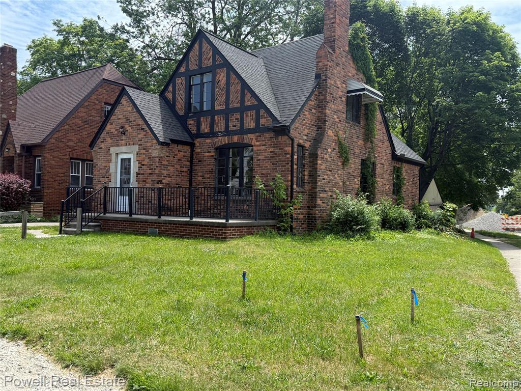 70 Mohawk Road Pontiac, MI 48341 - Photo 2 of 24