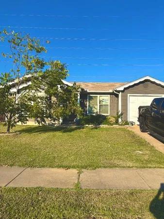 $220,000 | 5400 Creek Valley Drive, Arlington, TX 76018