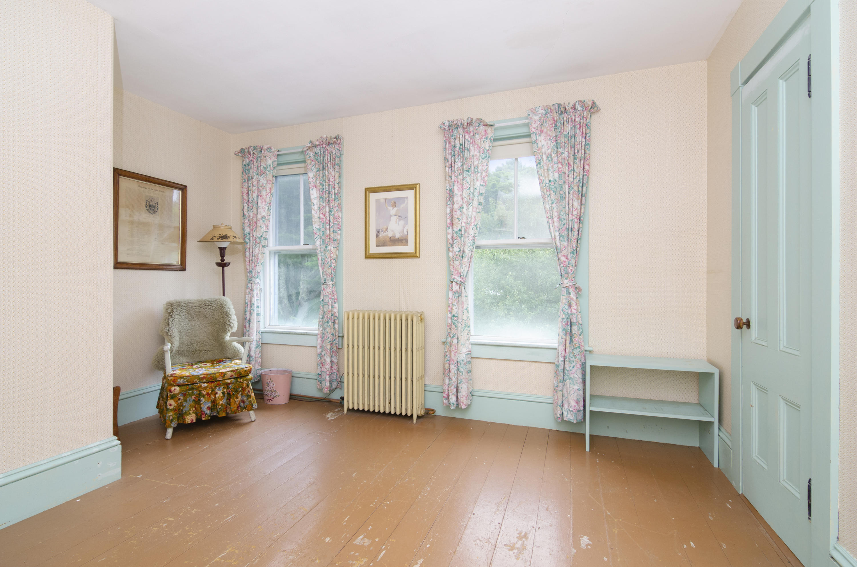 409 Barlows Landing Road Pocasset, MA 02559 - Photo 13 of 26 a room with chair and a window