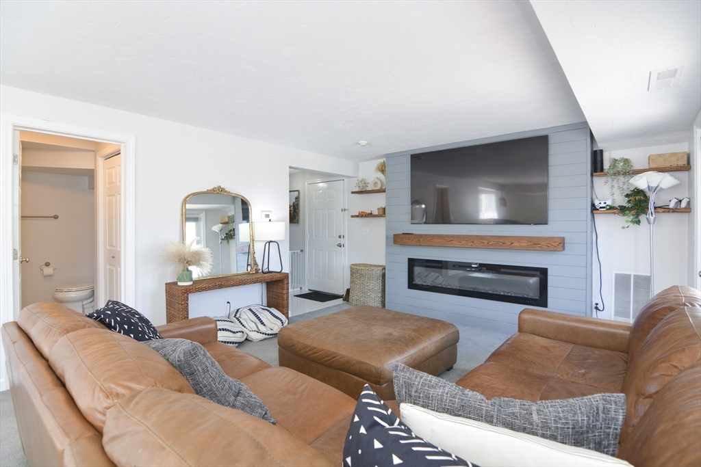 360 Littleton Road, Unit A4 Chelmsford, MA 01824 - Photo 8 of 29 Gallery Image 8