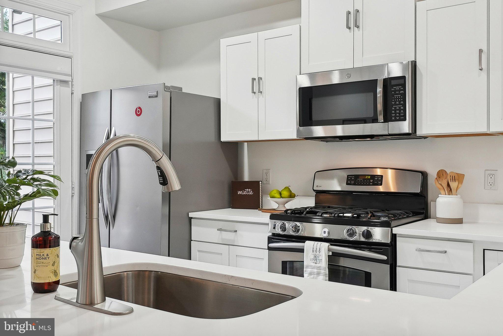 12007 Montrose Park Place Rockville, MD 20852 - Photo 8 of 31