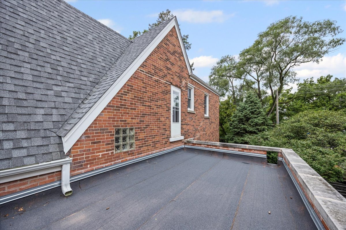 530 Byrd Road Riverside, IL 60546 - Photo 22 of 23 a view of outdoor space with deck and tree