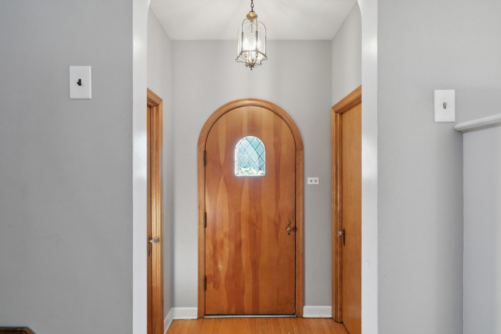 530 Byrd Road Riverside, IL 60546 - Photo 5 of 23 a view of entryway with elevator