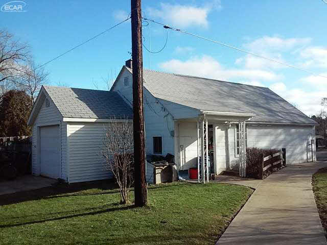 6717 Branch Road Flint, MI 48506 - Photo 15 of 19 21115771-14.JPG